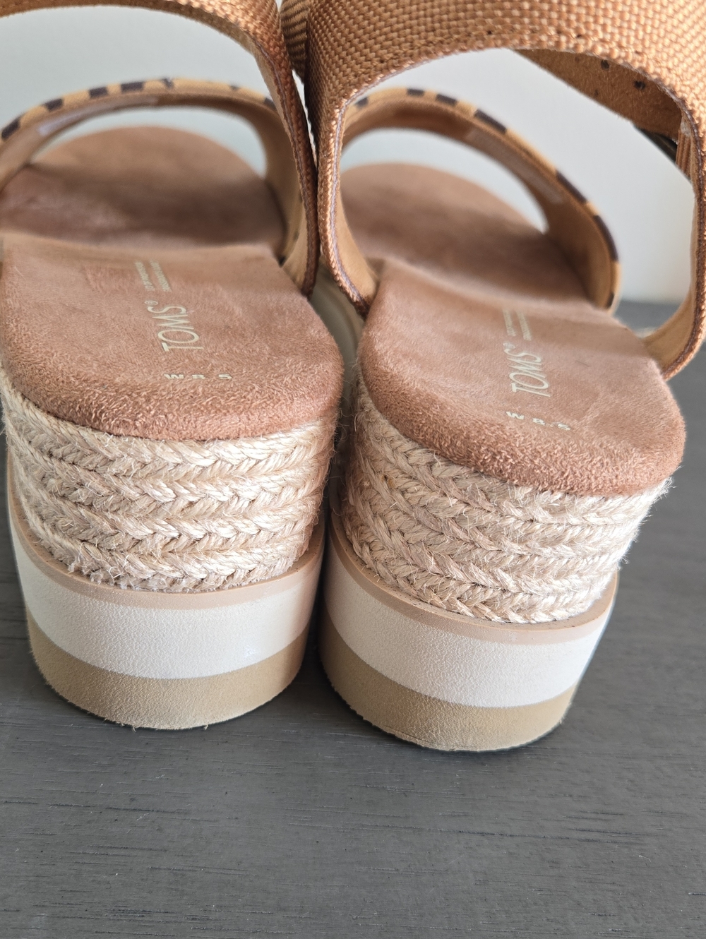 Toms Leopard Print and Tan Platform Sandals W 8.5 - Picture 6 of 6